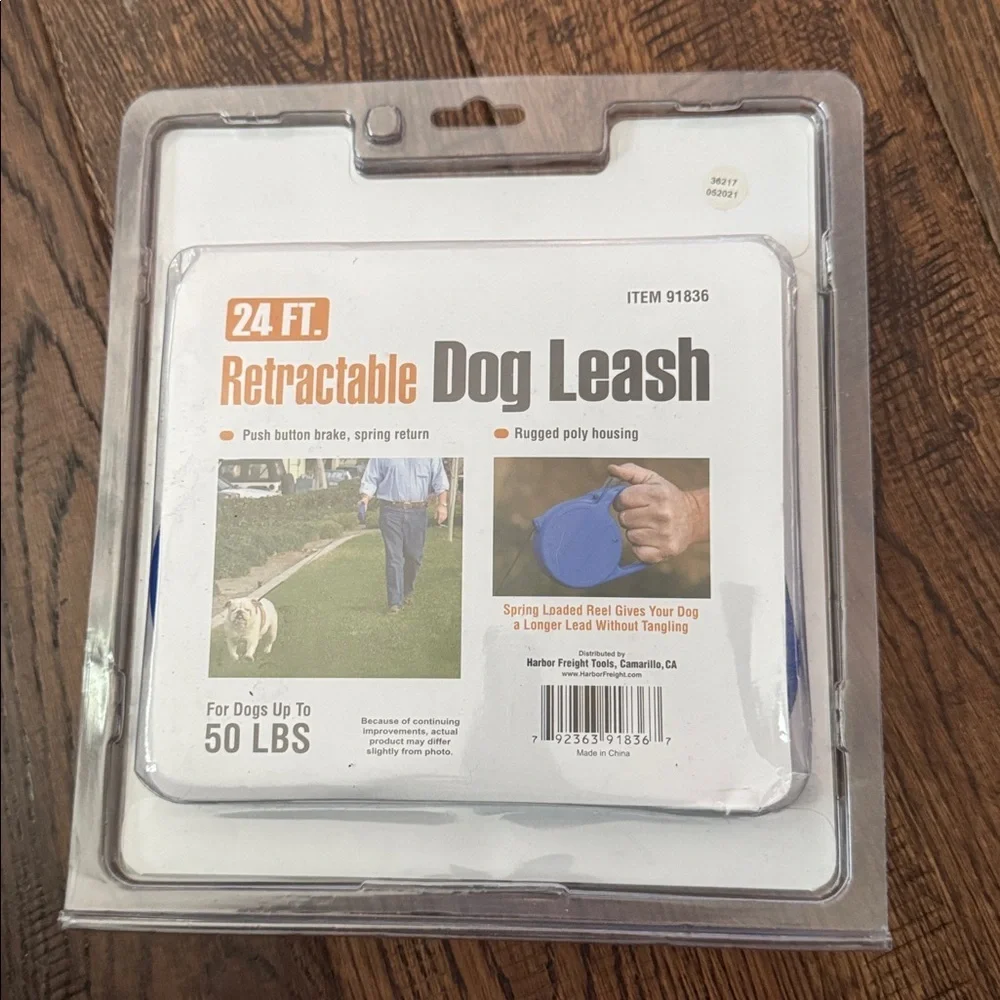 NWT Blue Retractable Dog Leash 24 FT for Dogs Up To 50 LBS